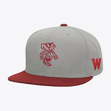 Men's Mitchell & Ness Gray/Red Wisconsin Badgers Plaid OG Snapback Hat
