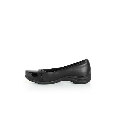 Avenue Women's Wide Width The Julie Slip On Flat
