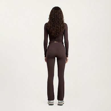 Women's Long Sleeve Fitted Active Top with Smooth Stretch Fabric Contoured Seaming