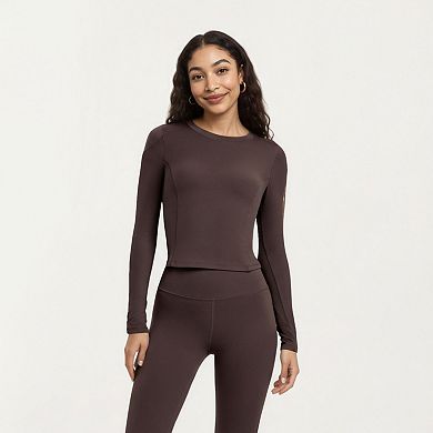 Women's Long Sleeve Fitted Active Top with Smooth Stretch Fabric Contoured Seaming