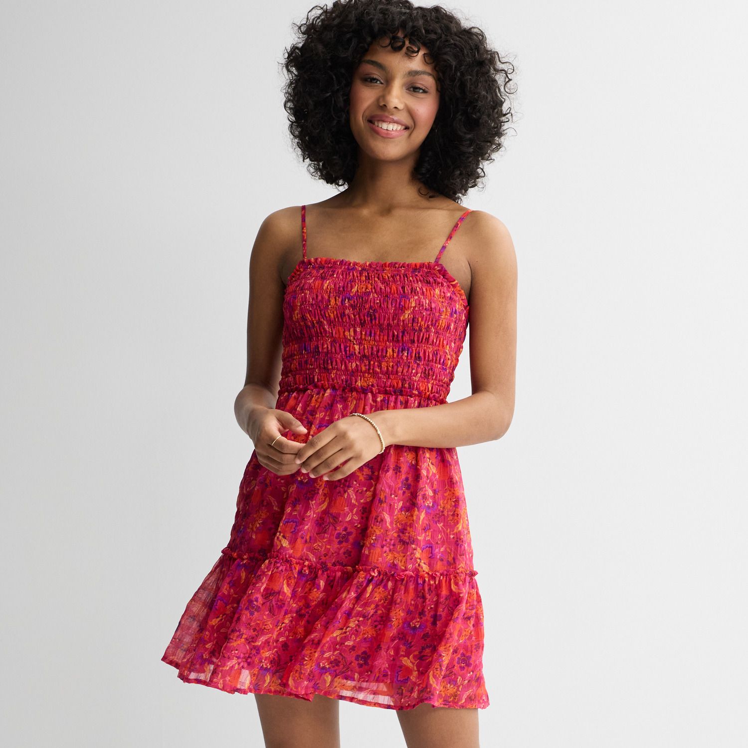 Женские платья Rewind Juniors' Rewind Strappy Smocked Tiered Skater Dress