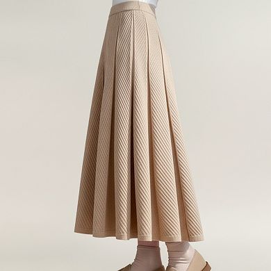 Women's Textured Diagonal-Rib Pleated Midi Skirt with Structured Panels and Soft A-Line Silhouette
