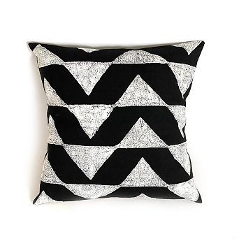 Sadza Triangles Pillow Cover - Ebony Black 18'