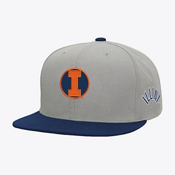 Men's Mitchell & Ness Gray/Navy Illinois Fighting Illini Plaid OG Snapback Hat
