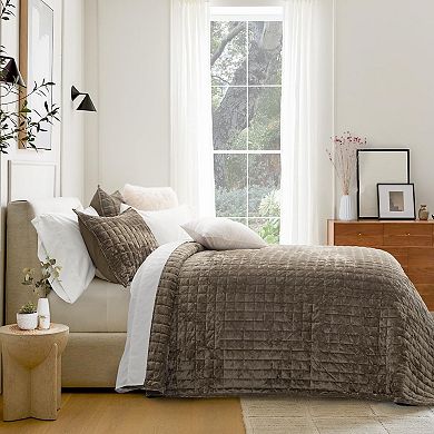 Luxury Velvet Quilt Set - Ultra Soft, Durable, Easy Care, Elegant Design for All Seasons