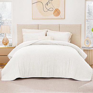 Luxury Velvet Quilt Set - Striped Pattern, Lightweight, All-Season, 3-Piece