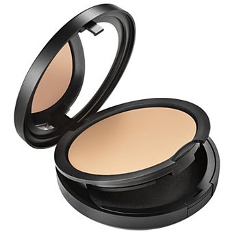 MAC Cosmetics Studio Fix Powder Plus Foundation with 24HR Oil Control + Blur-Matte Finish