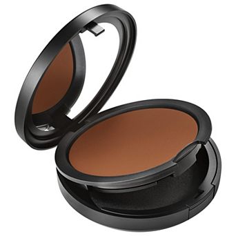MAC Cosmetics Studio Fix Powder Plus Foundation with 24HR Oil Control + Blur-Matte Finish