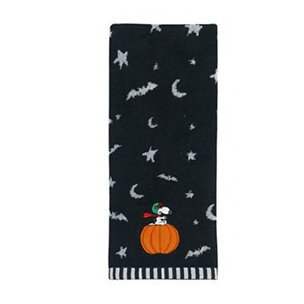 Celebrate Together™ Peanuts Snoopy The Great Pumpkin Hand Towel