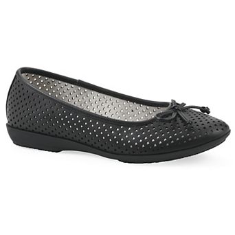 Cliffs by White Mountain Carris Women's Ballet Flats