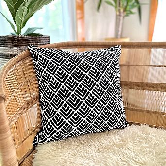 Geo Flowers Black Sadza Pillow Cover 46Cm (18")