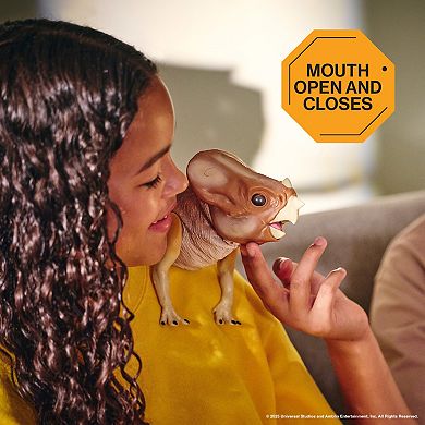 Wow! Stuff Jurassic World Dolores Deluxe Puppetronic Interactive Dinosaur Toy