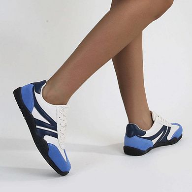 Larson Retro Lace-up Sneakers