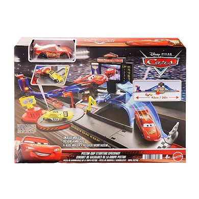 Mattel Disney / Pixar's Cars Piston Cup Stunting Speedway Playset with Lightning McQueen Car