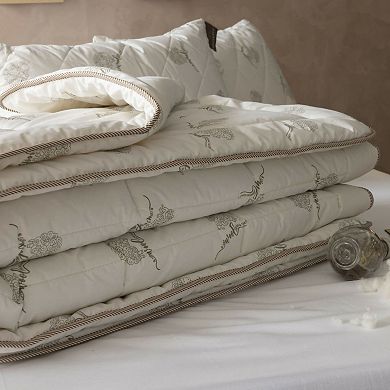 Duvetta Wool Comforter with Cotton Fabric Cover, Wool-All Season Useable- Machine Washable