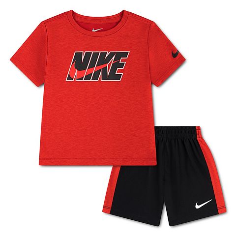 Комплект Nike Dri-FIT: футболка и шорты для малышей