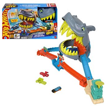 Hot Wheels City Shark Chomp Beach Playset & Die-Cast Toy Car