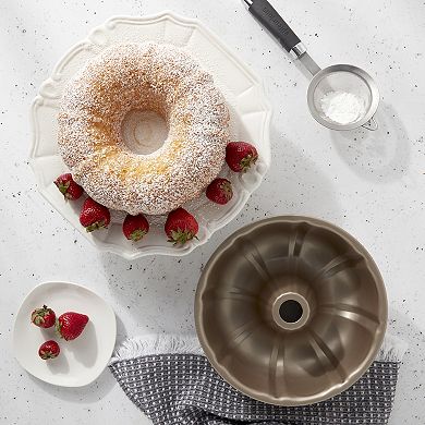 Mingle & Co. Carbon Steel Fluted Bundt Pan