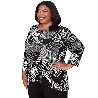 Plus Size Alfred Dunner Geometric Sharkbite Hem Top with Necklace