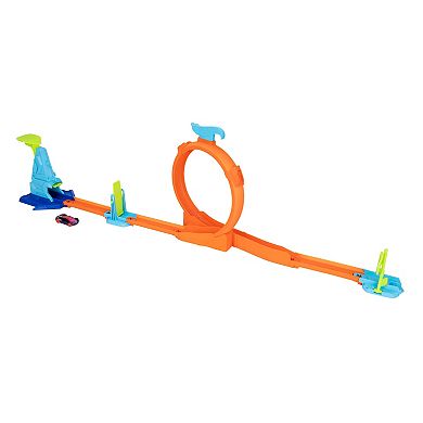 Hot Wheels Stunt Tracks Loop Flag Finish Track with Die-Cast Toy Car