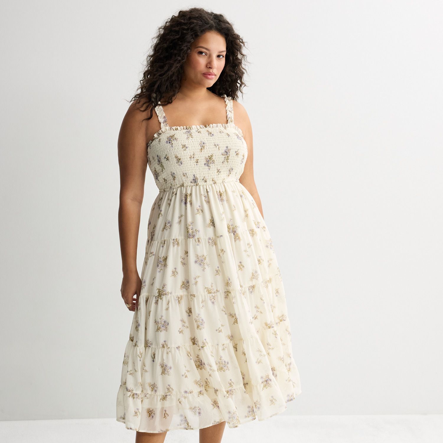 Женские платья Juniors' Plus Size Mary & Mo Smocked Midi Dress
