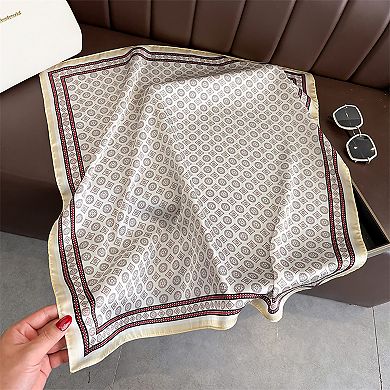 Square Scarf with Classic Geometric Print and Contrast Border