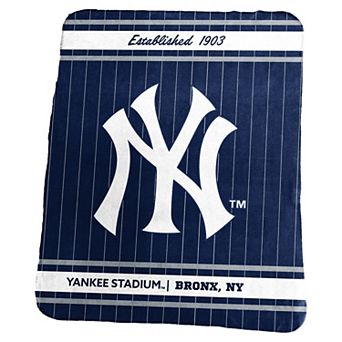 New York Yankees Classic Fleece Throw Blanket