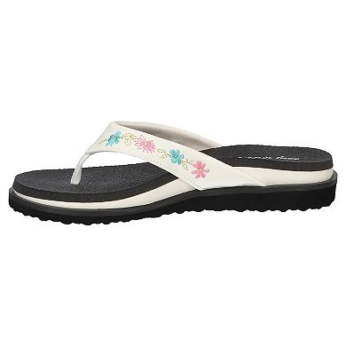 Easy Street Wanderlust Women's Thong Sandals
