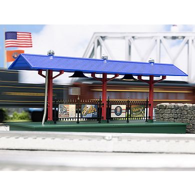 Lionel America WWII Illuminated Station Platform Accessory