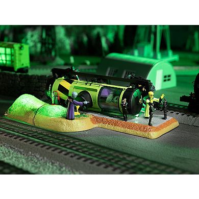 Lionel Area 51 Plug-Expand-Play Tank Car Accident O Gauge Model Train Accessory