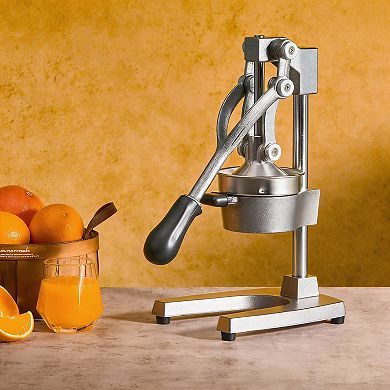 Cast Iron Manual Citrus Juicer with Strainer