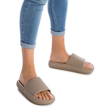 XTI Women's Rubber Platform Slides classic design