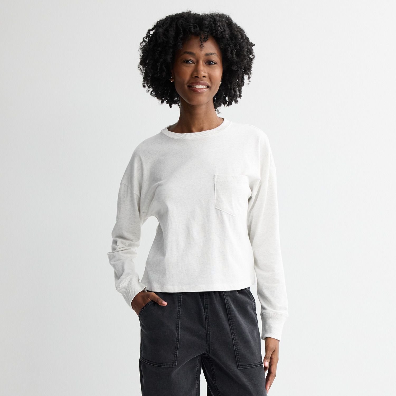 Топы Juniors' SO® Boxy Long Sleeve Cropped Top, цвет: Кокосовый меланжевый — фото 1