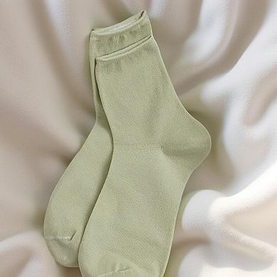 Women's 4-Pair Crew Socks Set Smooth Knit Stretch Fabric Lightweight Everyday Essentials