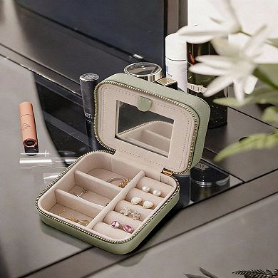 Small Portable Jewelry Organizer for Women: Keeps Necklaces Tangle-Free