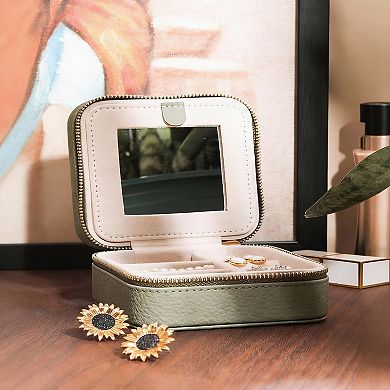 Small Portable Jewelry Organizer for Women: Keeps Necklaces Tangle-Free