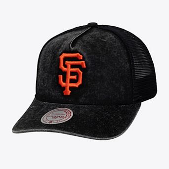 Unisex Mitchell & Ness Black San Francisco Giants Gameday Adjustable Trucker Hat