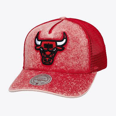 Men's Mitchell & Ness Red Chicago Bulls Gameday Snow Wash Adjustable Trucker Hat