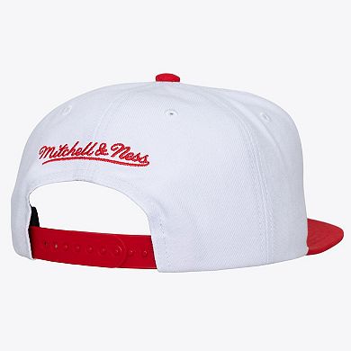 Men's Mitchell & Ness White Chicago Blackhawks Legendary Home Snapback Hat