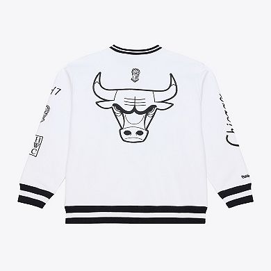 Men's Mitchell & Ness White Chicago Bulls Arctic Fleece Sweatshirt
