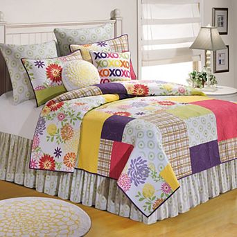 C&F Home Macie Floral Full/Queen Quilt