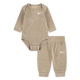 Newborn Baby Nike Chenille Long Sleeve Bodysuit & Pants 2 pc Set