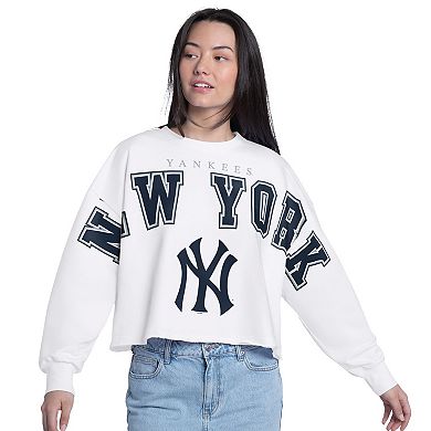 Women's G-III 4Her by Carl Banks White New York Yankees Bleachers Cropped Pullover Sweatshirt