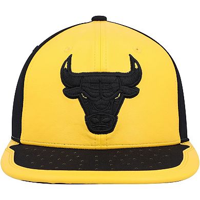 Men's Mitchell & Ness Yellow/Black Chicago Bulls Day One Snapback Hat