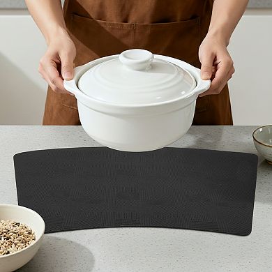 Set of 4 Wedge Placemats for Dining Table Decor Washable Heat Resistant Table Mats 17.7x11.8 inch