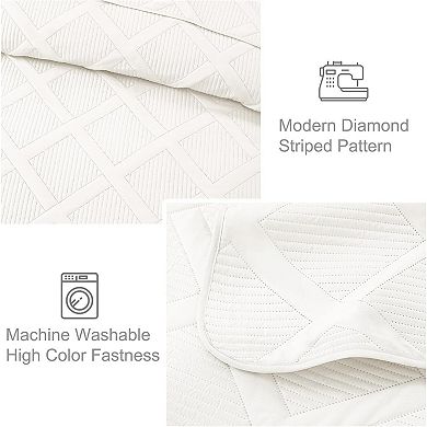 White Queen Quilt Set! Modern Striped Pattern, Ultra-Soft & Lightweight for All Seasons.