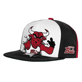 Youth Mitchell & Ness Black Chicago Bulls Mascot Snapback Hat