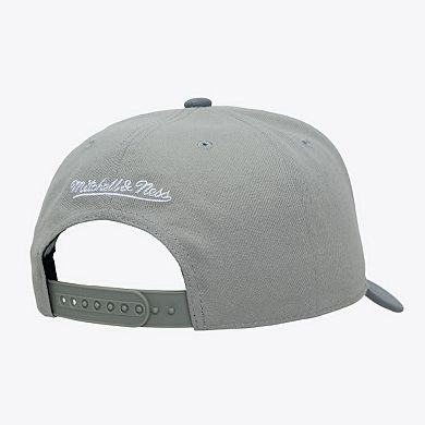 Men's Mitchell & Ness Gray Chicago White Sox Thunderstorm Head Coach Pro-Crown Adjustable Hat