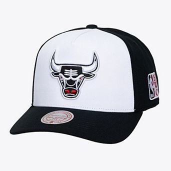 Men's Mitchell & Ness White Chicago Bulls Hardwood Classics Legendary Away Pro-Pinch Adjustable Hat