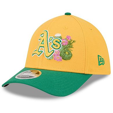 Men's New Era Gold/Green Athletics 2026 Spring Training M-Crown 39THIRTY Flex Hat